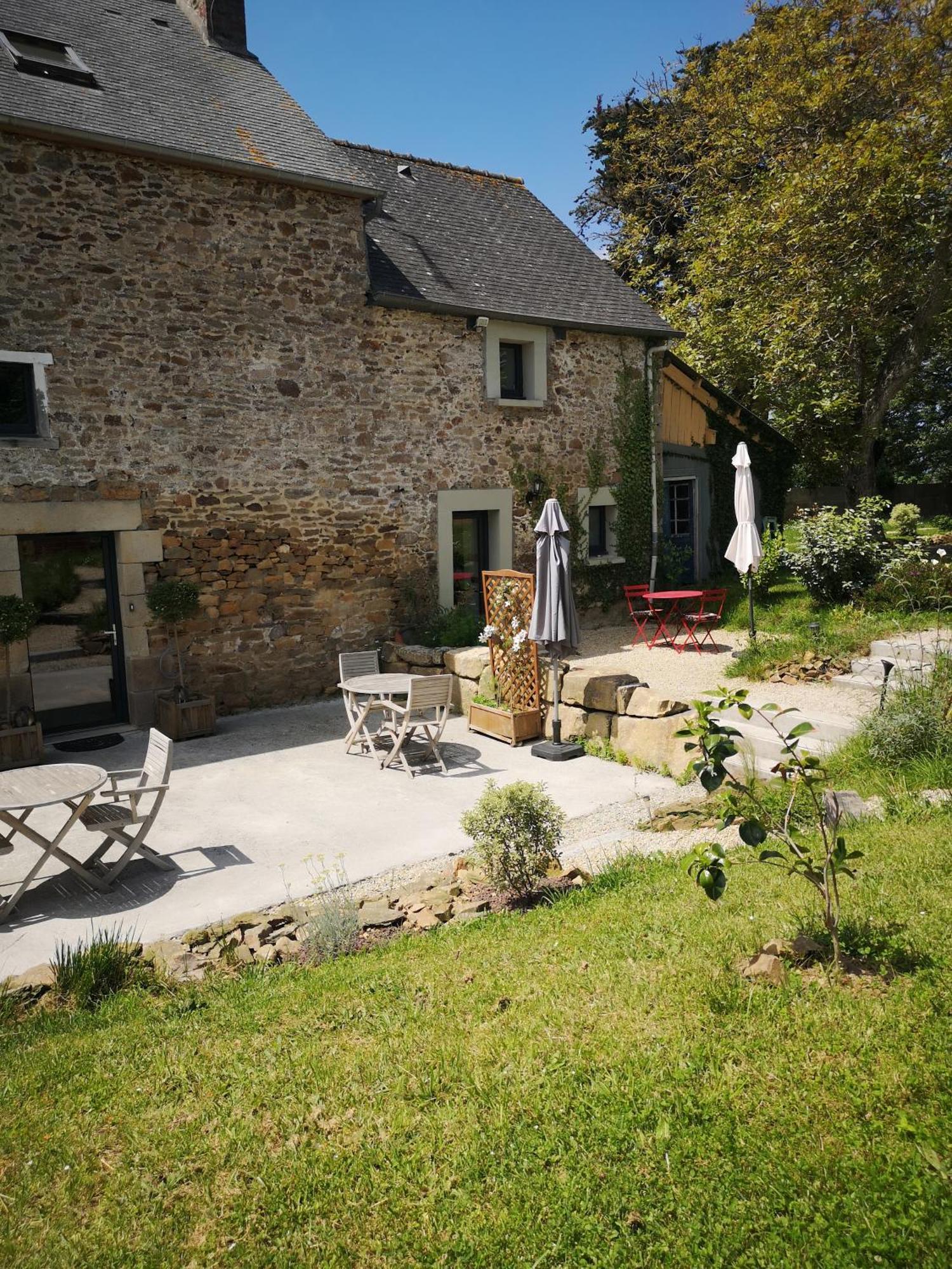 Bed and Breakfast Au Gray Du Temps Suspendu Pleslin-Trigavou Exterior foto
